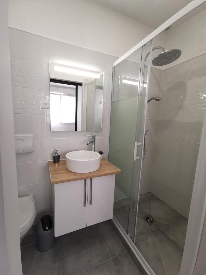 Apartament Le Remois - Parking - Cour Privative - Wifi Reims Zewnętrze zdjęcie