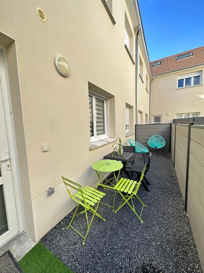 Apartament Le Remois - Parking - Cour Privative - Wifi Reims Zewnętrze zdjęcie